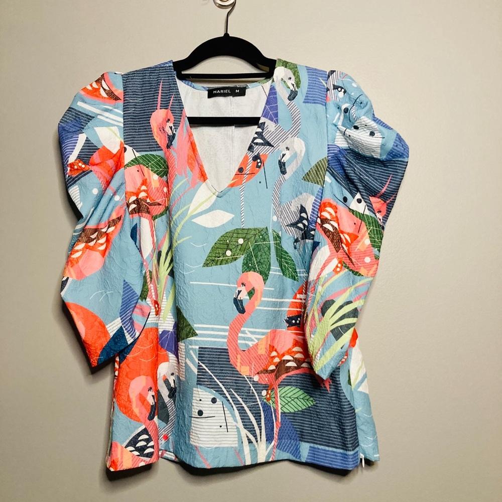 Mariel Flaming Abstract Print Top 
M 
Tropical Puffy Sleeves 3/4 
V Neck.